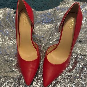 Red Woman Pumps
